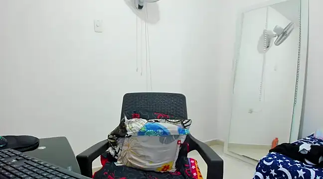 HUGEBOOBS MILF online show from 12/28/24, 05:02