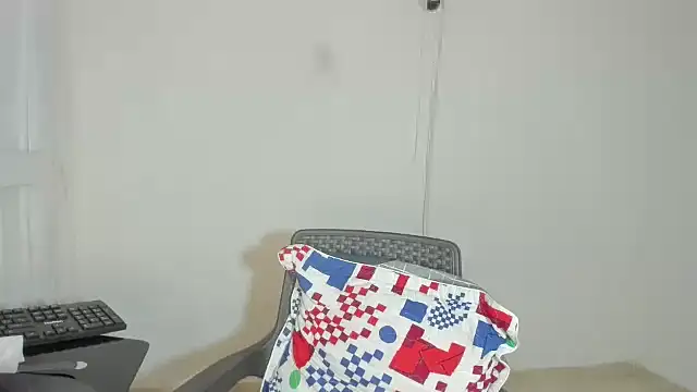 Snapshot of HUGEBOOBS_MILF chatting on 02/28/26, 01:38 HUGEBOOBS MILF online show from 02/28/26, 01:38