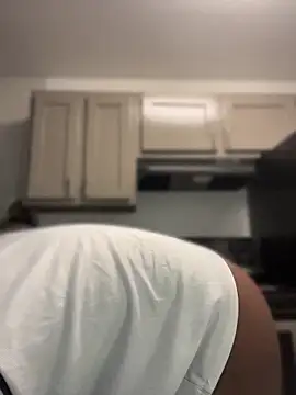 Foreignthababyy online show from 04/17/26, 10:12