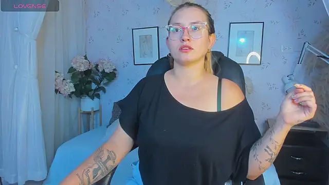 halaaa 1 online show from 11/07/25, 12:21