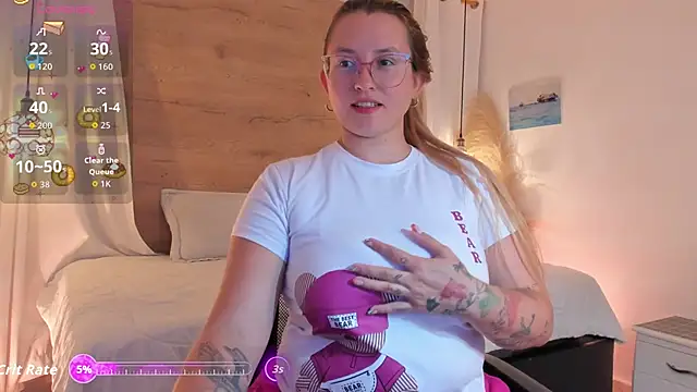 halaaa 1 online show from 10/21/25, 07:13