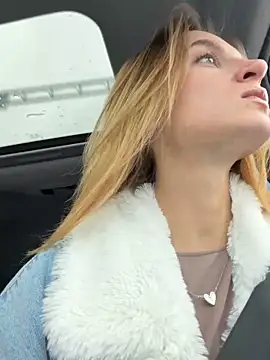 -AngelAri- online show from 10/26/25, 09:10