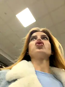 -AngelAri- online show from 10/28/25, 09:03