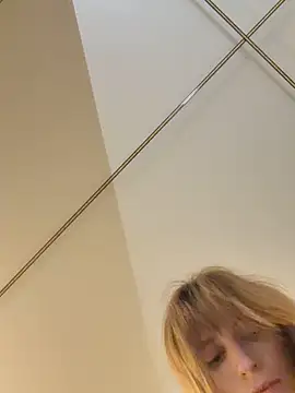 Snapshot of -AngelAri- chatting on 02/28/26, 09:03 -AngelAri- online show from 02/28/26, 09:03