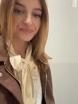 -AngelAri- online show from 10/24/25, 09:08