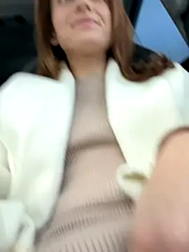 Snapshot of -AngelAri- chatting on 12/23/25, 09:19 -AngelAri- online show from 12/23/25, 09:19