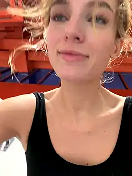 -AngelAri- online show from 10/25/25, 09:04