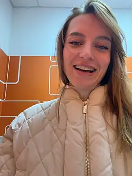 Snapshot of -AngelAri- chatting on 04/22/26, 05:53 -AngelAri- online show from 04/22/26, 05:53