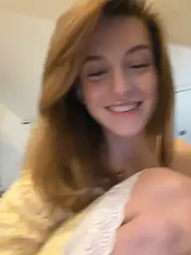 Snapshot of -AngelAri- chatting on 02/04/26, 06:03 -AngelAri- online show from 02/04/26, 06:03