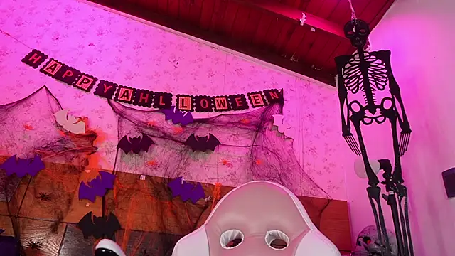mssburbuja online show from 10/17/25, 03:10