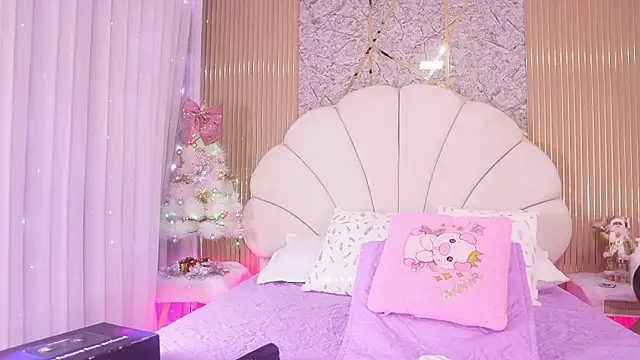 Snapshot of mssburbuja chatting on 12/16/25, 03:11 mssburbuja online show from 12/16/25, 03:11