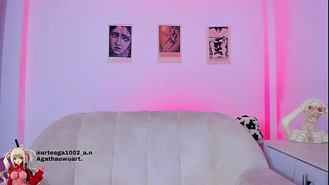 Moonlight1002 online show from 10/25/25, 04:22