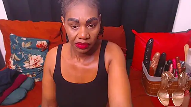 Snapshot of sexybootylicious chatting on 12/04/25, 10:58 sexybootylicious online show from 12/04/25, 10:58