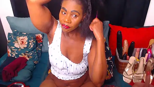 Snapshot of sexybootylicious chatting on 10/17/25, 01:35 sexybootylicious online show from 10/17/25, 01:35