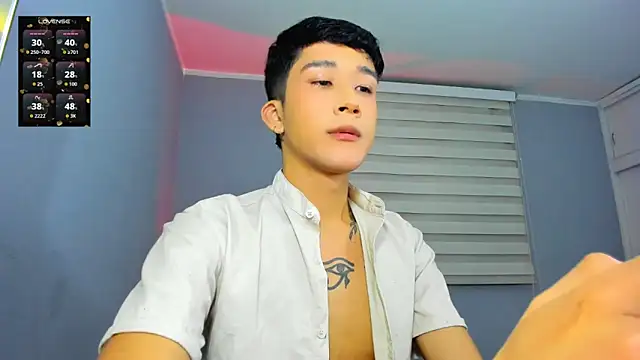 Snapshot of tom_Howard chatting on 12/05/25, 02:00 tom Howard online show from 12/05/25, 02:00