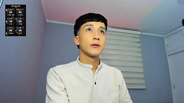 Snapshot of tom_Howard chatting on 10/23/25, 10:08 tom Howard online show from 10/23/25, 10:08