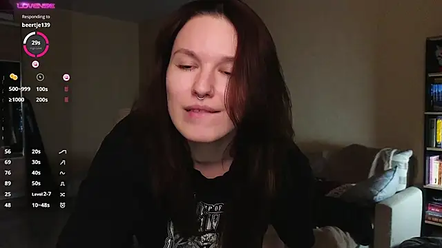 Snapshot of Val_lava chatting on 05/18/26, 08:35 Val lava online show from 05/18/26, 08:35