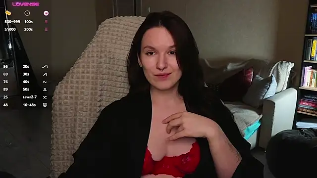 Snapshot of Val_lava chatting on 05/15/26, 08:07 Val lava online show from 05/15/26, 08:07