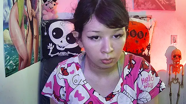 Haru Queenn online show from 10/28/25, 09:03