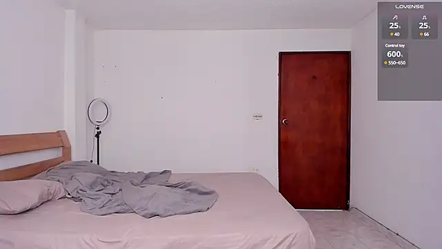 MitchellXD online show from 12/25/24, 02:34