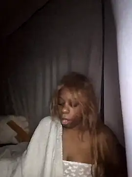 JadaSkyy online show from 12/17/25, 01:27