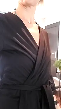 Snapshot of dancing_sexy_doll chatting on 09/21/25, 10:09 dancing sexy doll online show from 09/21/25, 10:09
