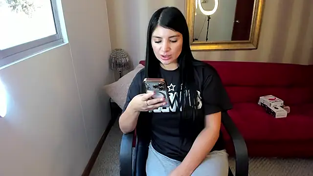 NicolettColin online show from 02/09/26, 07:56