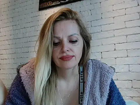 Angel girllovemy online show from 10/04/25, 09:22