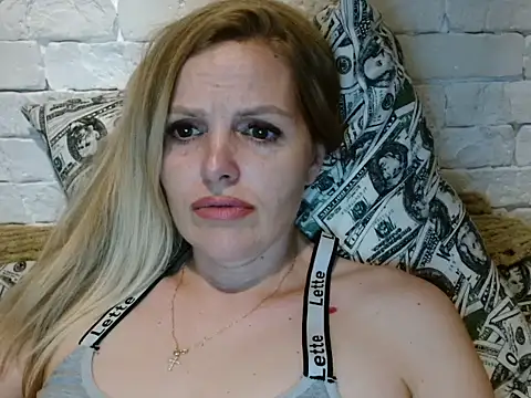 Angel girllovemy online show from 09/29/25, 07:41