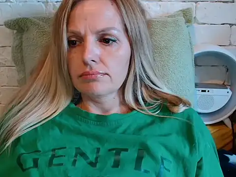 Angel girllovemy online show from 11/02/25, 10:09