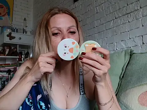 Angel girllovemy online show from 10/12/25, 10:05
