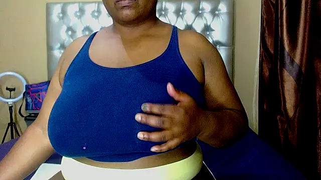 missboobsxx online show from 10/28/25, 12:59