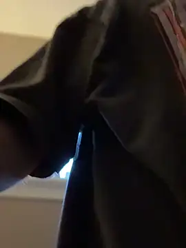 Snapshot of lukeychew chatting on 10/31/25, 01:52 lukeychew online show from 10/31/25, 01:52