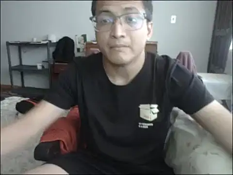 Snapshot of Mghty-cockl88 chatting on 03/19/25, 12:56 Mghty-cockl88 online show from 03/19/25, 12:56