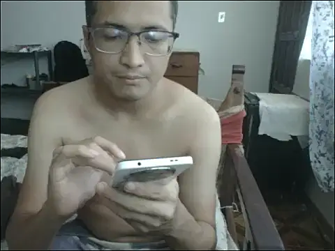 Snapshot of Mghty-cockl88 chatting on 03/03/25, 02:49 Mghty-cockl88 online show from 03/03/25, 02:49