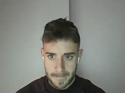 Snapshot of vargas90 chatting on 03/03/25, 09:34 vargas90 online show from 03/03/25, 09:34