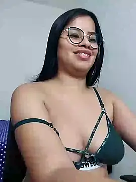 charlotte moineau online show from 02/07/25, 02:08