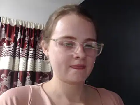 Snapshot of HellenMiyer1111 chatting on 03/17/25, 11:46 HellenMiyer1111 online show from 03/17/25, 11:46