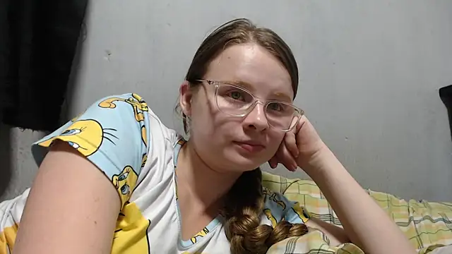 Snapshot of HellenMiyer1111 chatting on 02/15/25, 03:20 HellenMiyer1111 online show from 02/15/25, 03:20