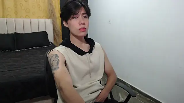 Snapshot of Elio-cam chatting on 12/16/24, 08:41 Elio-cam online show from 12/16/24, 08:41