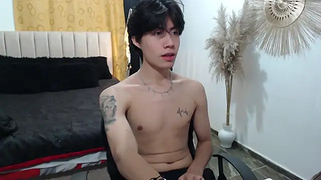 Snapshot of Elio-cam chatting on 09/25/25, 03:23 Elio-cam online show from 09/25/25, 03:23