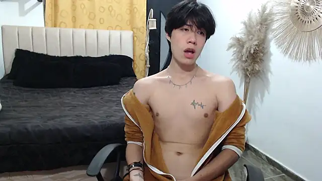 Elio-cam online show from 05/21/26, 02:53