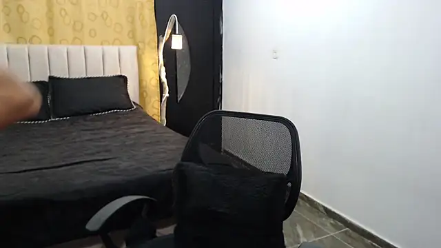 Snapshot of Elio-cam chatting on 02/11/25, 08:48 Elio-cam online show from 02/11/25, 08:48