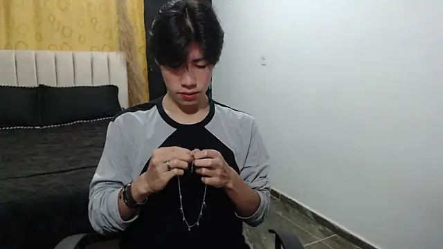 Snapshot of Elio-cam chatting on 12/13/24, 08:09 Elio-cam online show from 12/13/24, 08:09