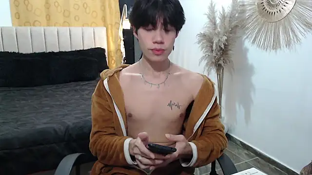 Snapshot of Elio-cam chatting on 09/23/25, 01:01 Elio-cam online show from 09/23/25, 01:01