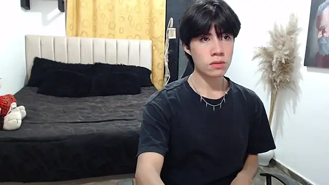 Elio-cam online show from 05/08/26, 01:09