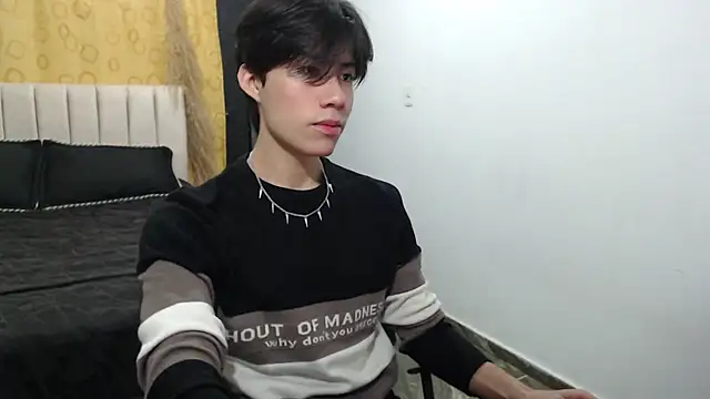 Snapshot of Elio-cam chatting on 12/15/24, 08:52 Elio-cam online show from 12/15/24, 08:52