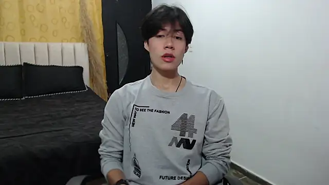 Snapshot of Elio-cam chatting on 12/10/24, 08:30 Elio-cam online show from 12/10/24, 08:30