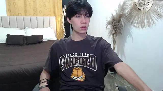 Snapshot of Elio-cam chatting on 11/21/25, 04:33 Elio-cam online show from 11/21/25, 04:33