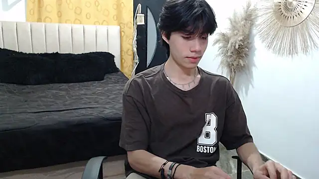 Elio-cam online show from 05/27/26, 02:30
